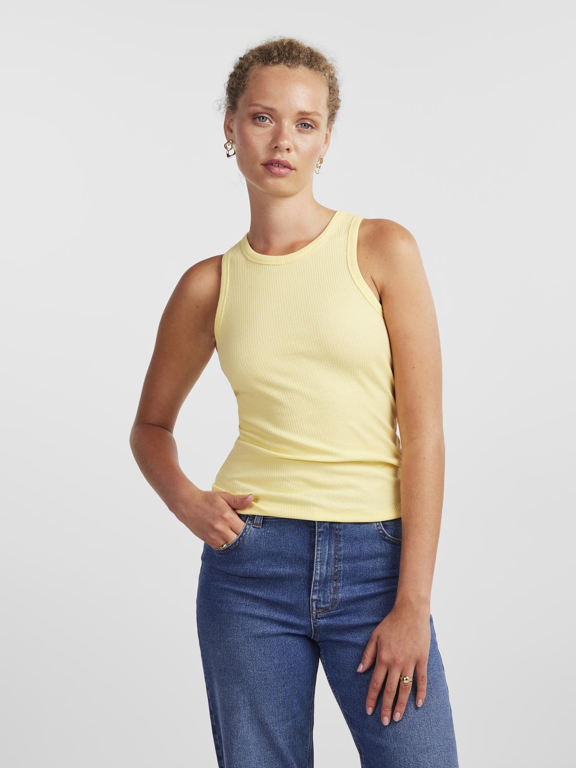 model_shot-front